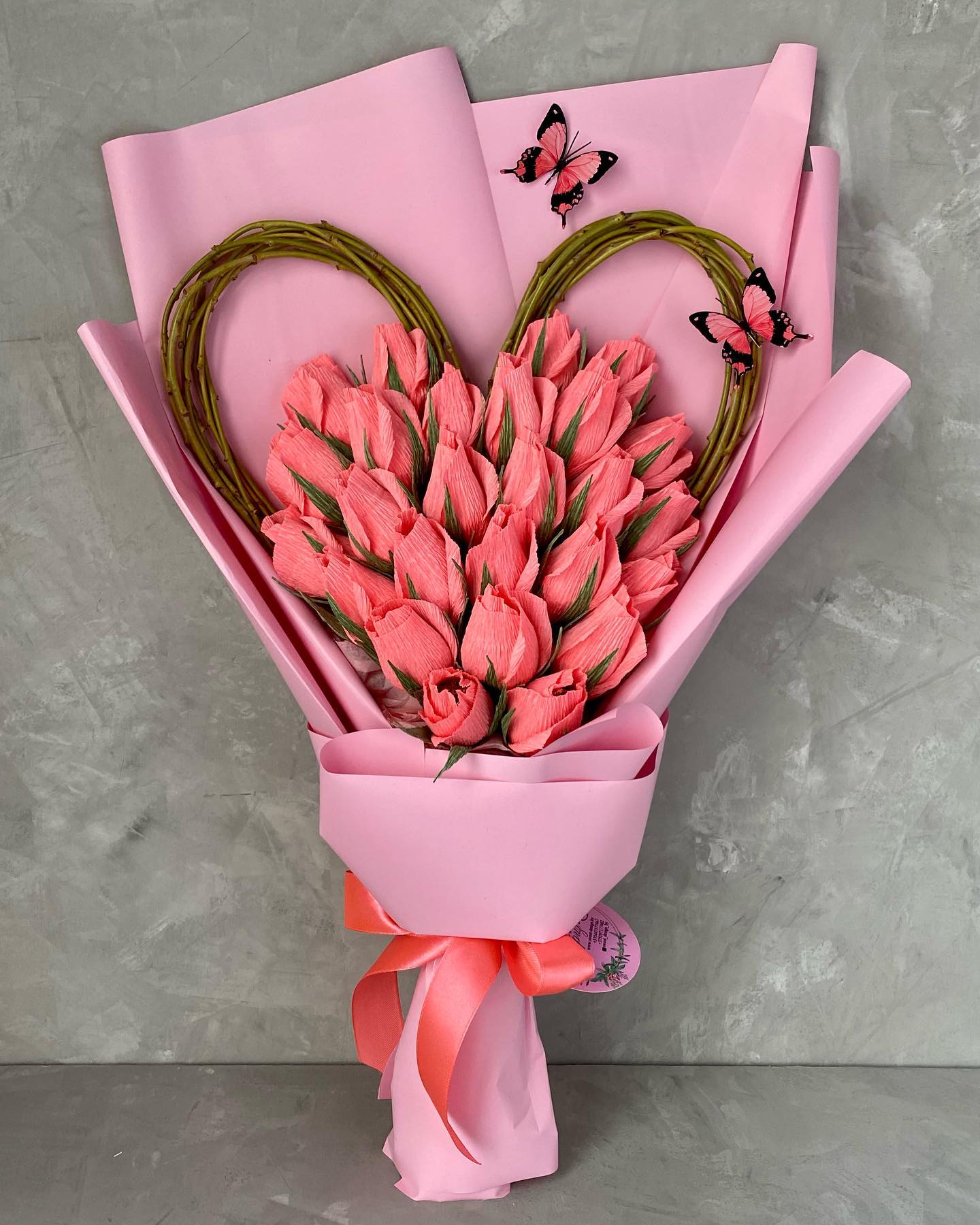 В такую пасмурную погоду просто необходимо радовать любимых яркими эффектными букетами! 🥰
Мы поможем вам сказать о своих чувствах при помощи романтической цветочной композиции с вкусными конфетами 🌺
——————————————
Для заказа букета, свяжитесь с нами по телефонам:
📱+375297177462 (Viber, WhatsApp, Telegram)
📱+375447177467 (Viber, WhatsApp)
📩 Direct

🖥 Каталог с ценами - на сайте www.sweet-design.by

🚘 Доставка по Минску (6-10 BYN)

.
.
.
.
.
#цветывминске #подаркиминск #букетыминск #цветыминск #минскподарки #доставкабукетовминск #букетназаказминск #заказатьбукетминск #цветысдоставкойминск #flowersminsk #букетминск #цветывкоробкеминск #минскподарок #подарокминск #доставкацветовминск #вкусныйбукетминск #минскцветы #bouquetminsk #подарокдевушкеминск #подарокмамеминск #букетвминске #купитьбукетминск #розыминск #букетизконфетминск #тюльпаныминск #bouquetminsk #заказатьцветыминск
#букетизконфет #букетыизконфет #сладкийбукетминск